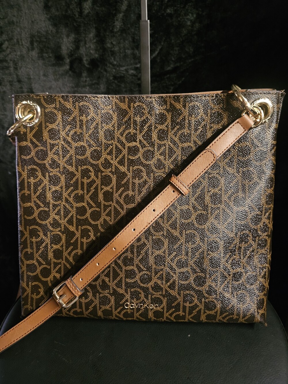 NWOT Calvin Klein Signature Monogram Hobo Tote With Matching Wristlet Pouch
